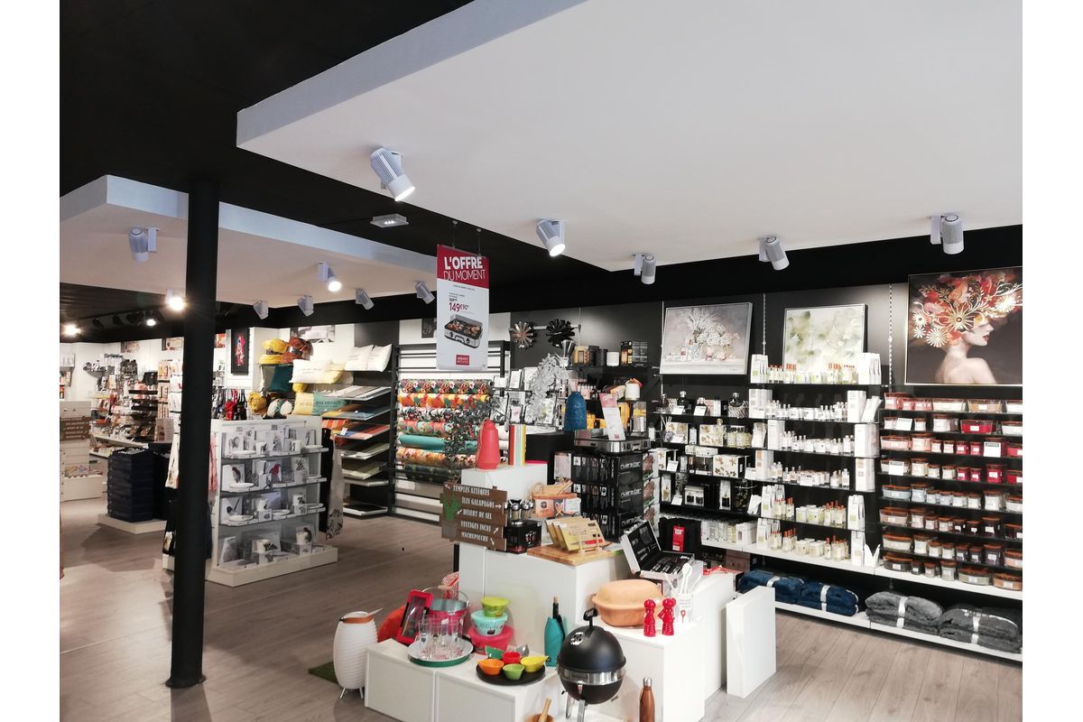 Installation éclairage pour magin vêtement