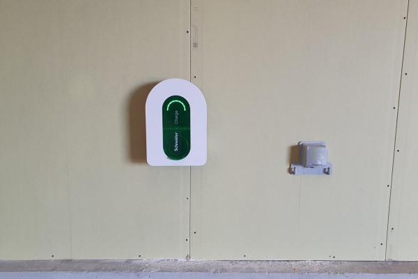 IRVE BORNE DE RECHARGE POUR VOITURE ELECTRIQUE